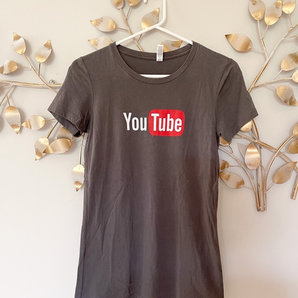 YouTube Logo T-Shirt - Picture 1 of 3